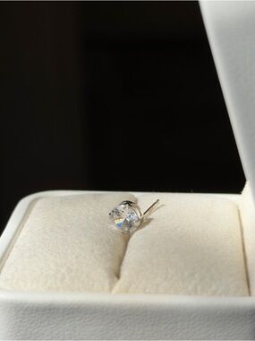 14k real white gold Zircon stud singlé Earring piercing